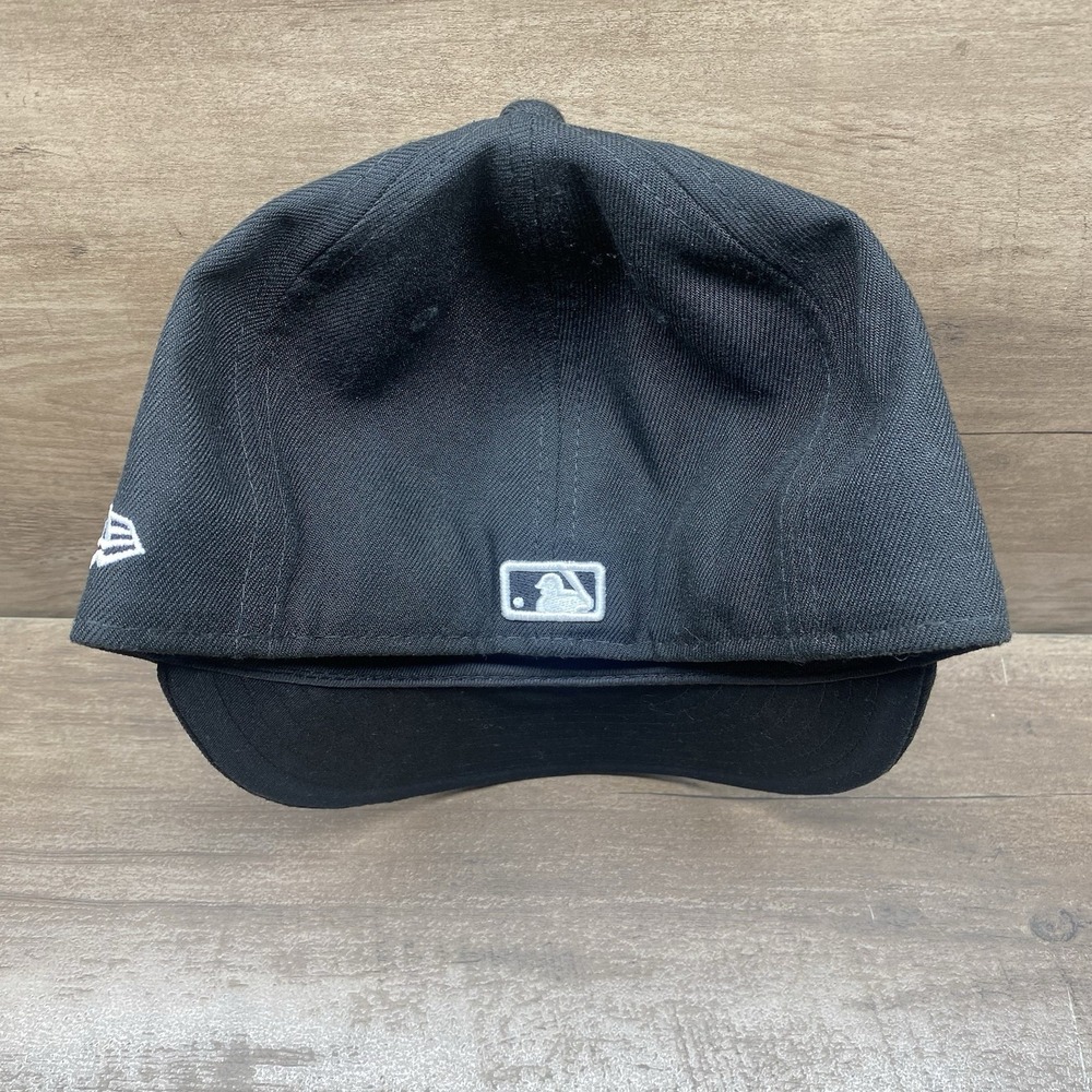 New Era 59FIFTY Cleveland Guardians MLB Fitted Hat Black White Size 6 7/8 Cap - Picture 2 of 5